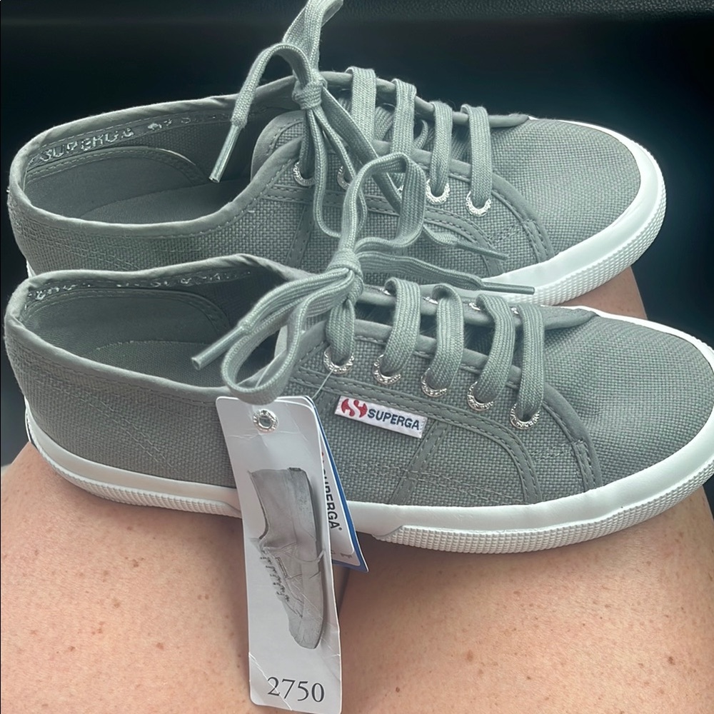 Superga Classic Gray Lace-Up Sneakers Women’s 7 Men’s 5.5